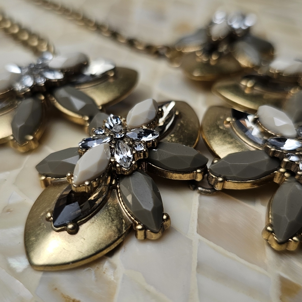 [J. CREW] Art Deco Style Gold, Taupe & Charcoal Gray Statement Necklace - Picture 13 of 16
